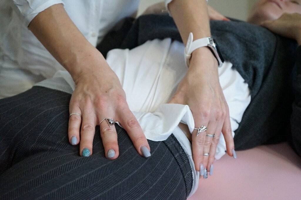 From Hip Pain to Better Movement: Understanding Bursitis and Your Treatment Options